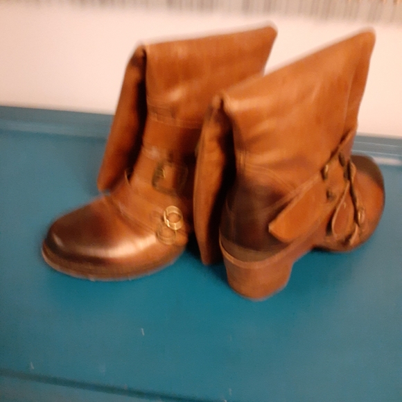 Matisse like new knee high boots. Size 8 1/2 - Picture 2 of 5